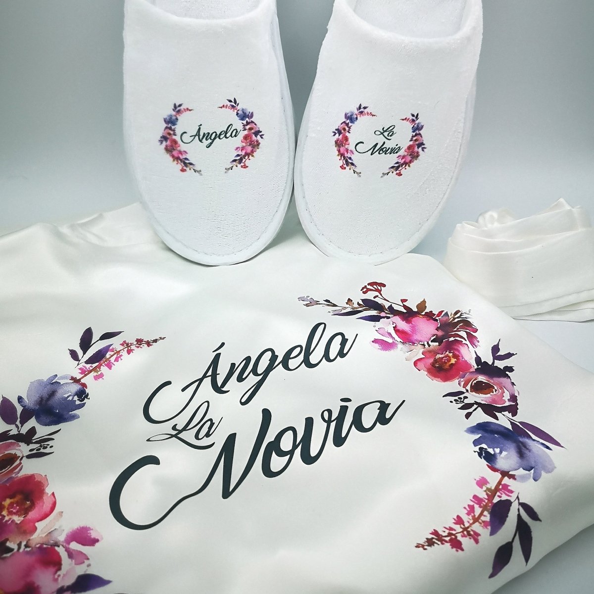 Set bata y pantuflas novia y dama de honor - Regalo original personalizado - DE MOI À TOI