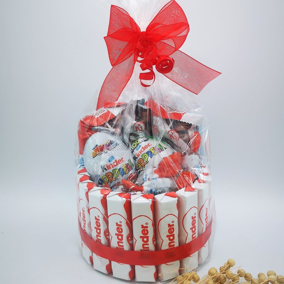 Tarta chocolates Kinder Bueno - Regalos originales personalizados - DE MOI À TOI |DMAT